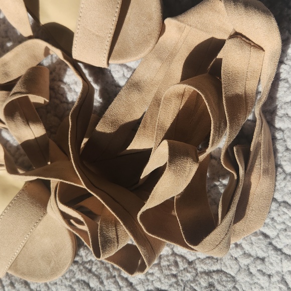 Women's Lulu's Suede Lace Up Heels Size 8 - Picture 7 of 7